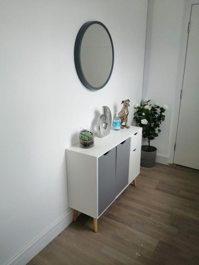 Apartment No 8 - Stay In Style In The Heart Of The Cathedral City. Truro Zewnętrze zdjęcie