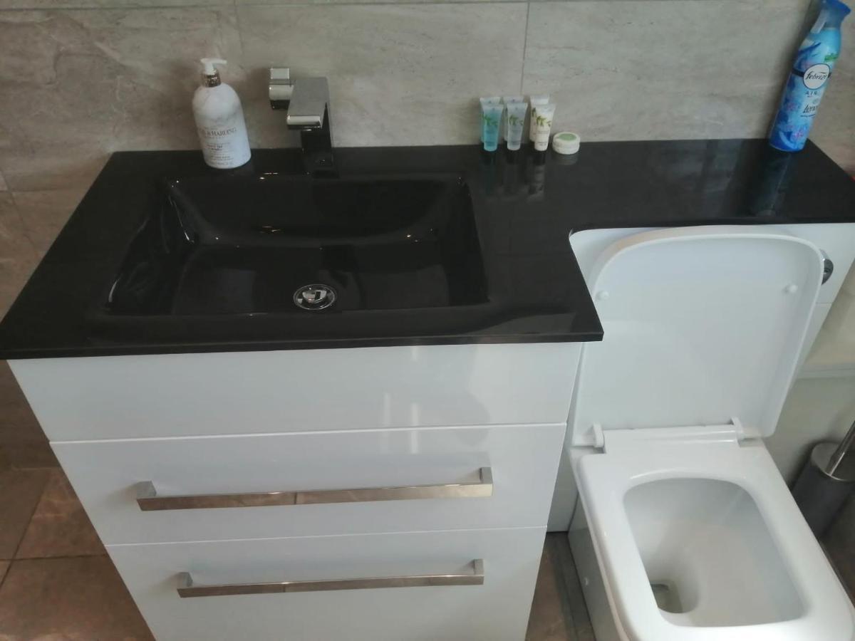 Apartment No 8 - Stay In Style In The Heart Of The Cathedral City. Truro Zewnętrze zdjęcie